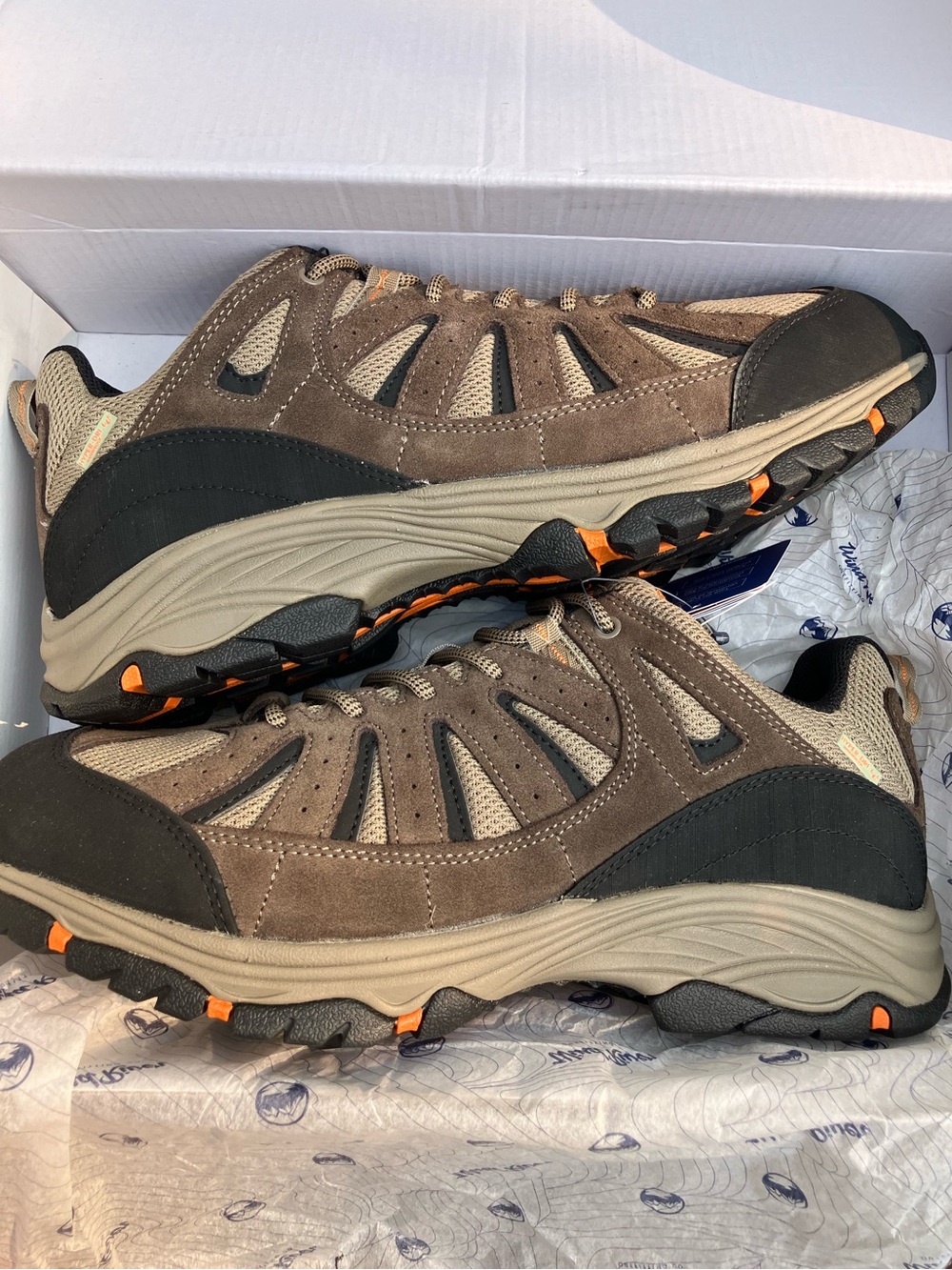 NWT - Wind River Men's Size 12 Hiking Shoes